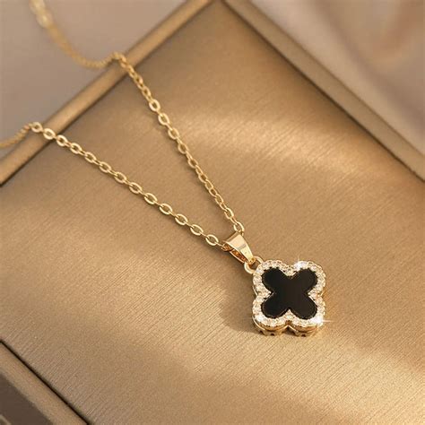 chain necklaces gucci|Gucci 4 leaf clover necklace.